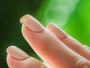 مافالا 002 مفعول مزدوج مقوي وأساس لطلاء الأظافر